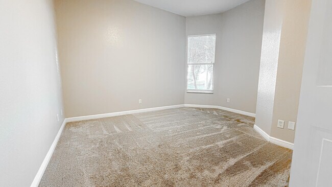 Building Photo - 4002 SW Jarmer Rd