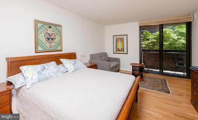 Building Photo - 1140 23rd St NW