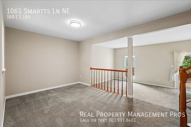 Building Photo - 1061 Smartts Ln NE