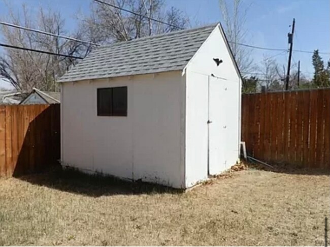 Building Photo - 1710 Alexander Cir