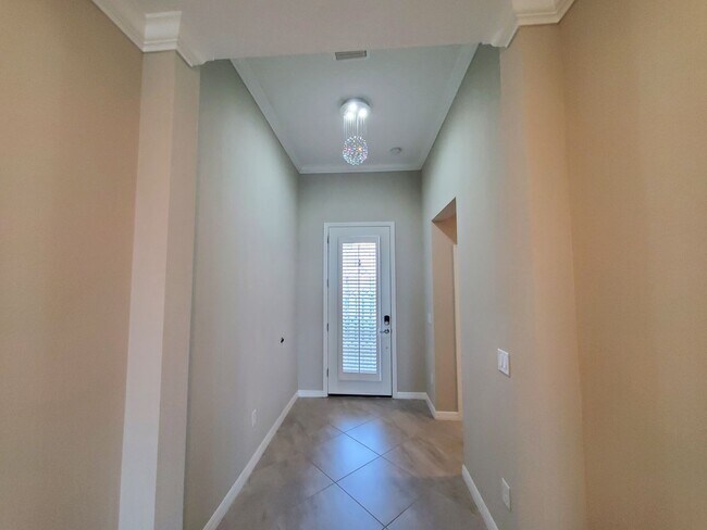 Building Photo - 4x3 in Castalina Gated Community, Ft. Myers