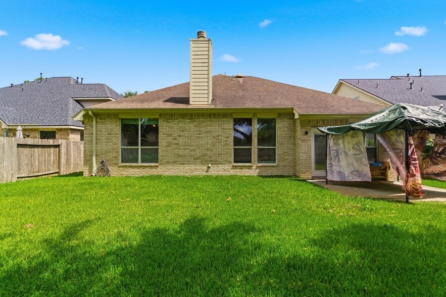 Building Photo - 20203 Windsor Trace Ln