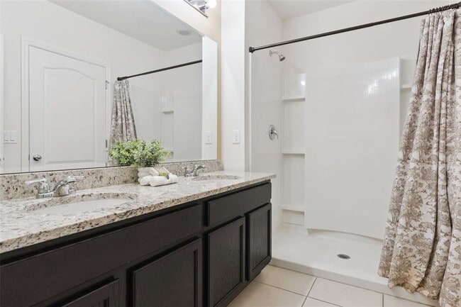 Building Photo - 5289 Oakbourne Ave