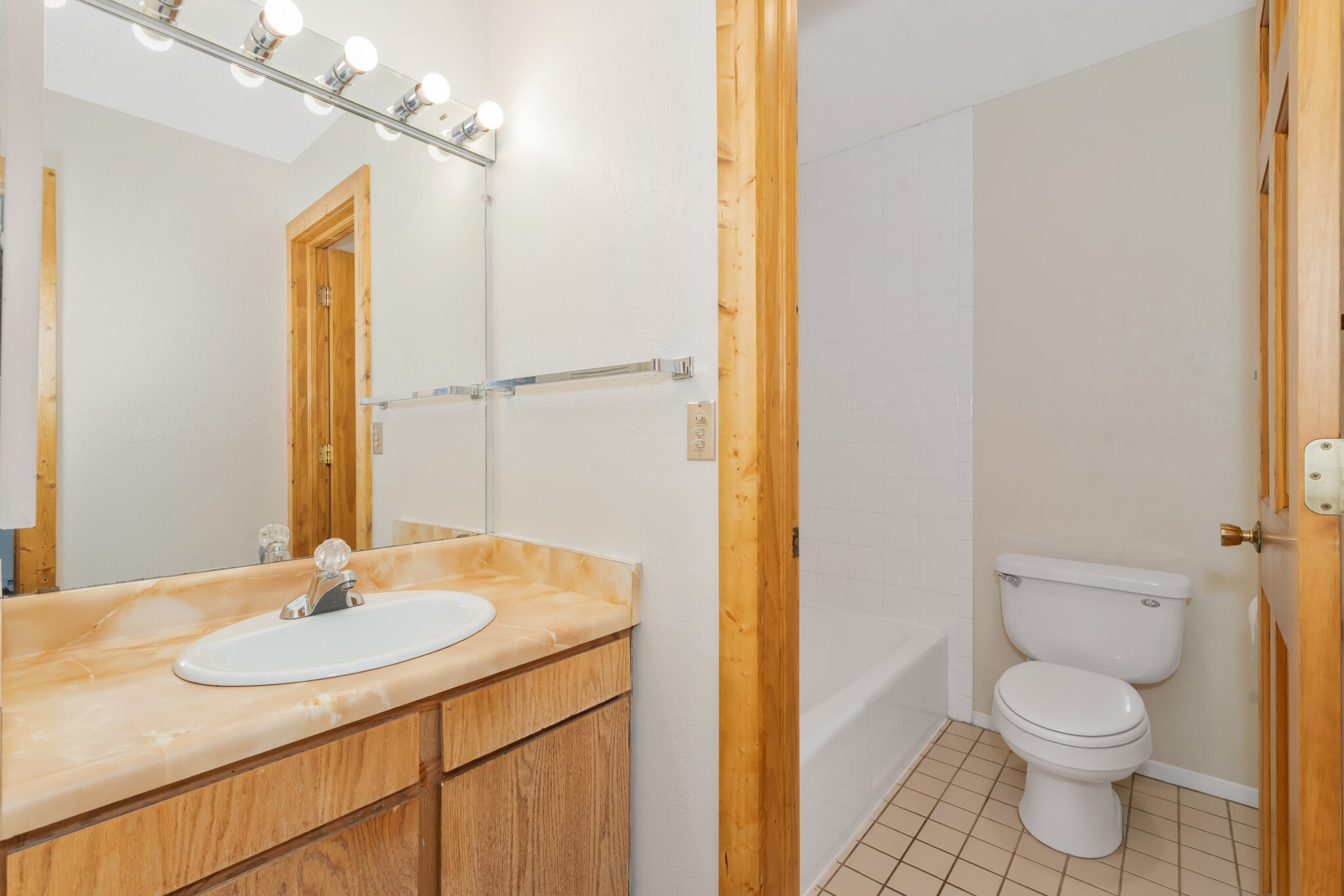 Building Photo - 5 Hemlock Ct