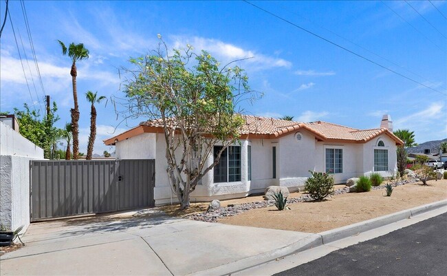 Building Photo - 53245 Avenida Martinez