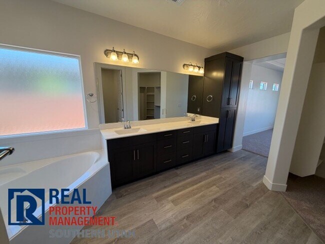 Building Photo - Brand New Home near Sand Hollow