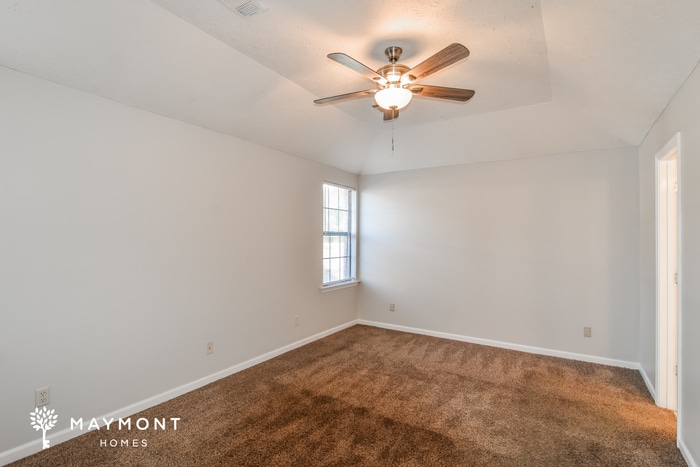 Building Photo - 6355 Sandy Ridge Curv