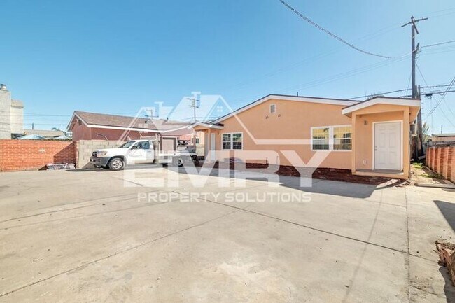 Building Photo - Available for rent in Lynwood 2 Bed 2 Bath...