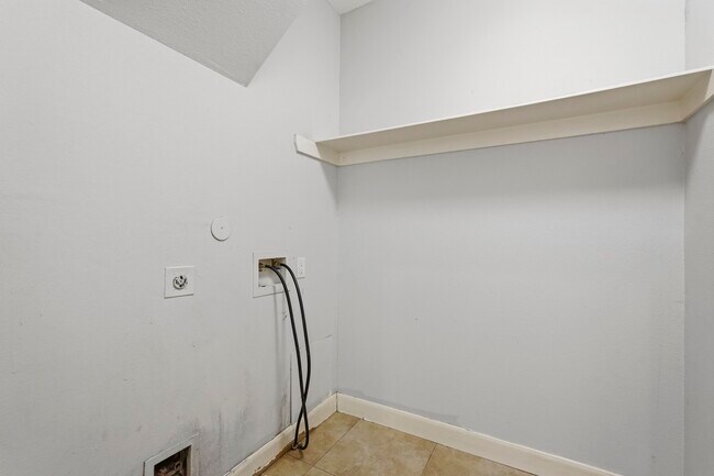 Building Photo - 2410 Ranna Ct