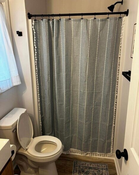 Building Photo - 1361 Forest Lake Dr