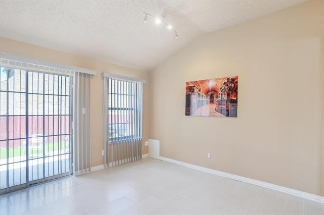 Building Photo - 4721 Sea Ridge Dr