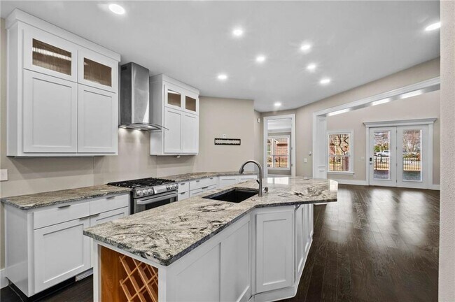 Building Photo - 6683 W Valley View Rd