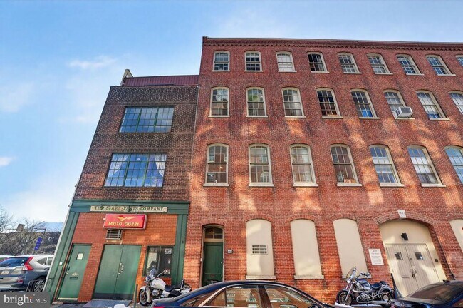 Building Photo - 408 Vine St