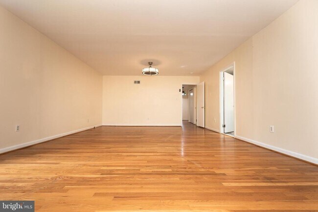 Building Photo - 11506 Karen Dr