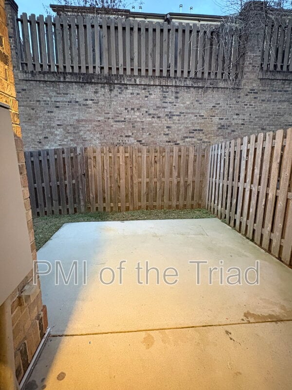 Building Photo - 1146 Augustine Heights Dr