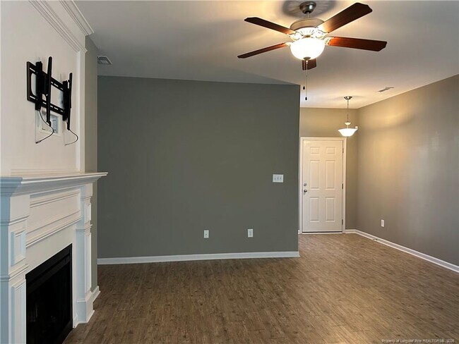 Building Photo - 5613 Bright View St