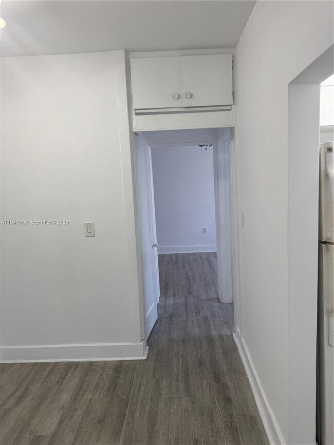 Building Photo - 1552 SW 2nd St