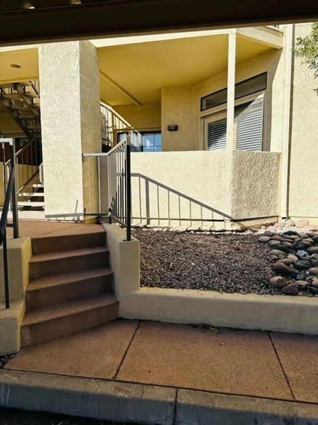 Building Photo - Spacious Remodeled 2 Bed/2Bath Condo!