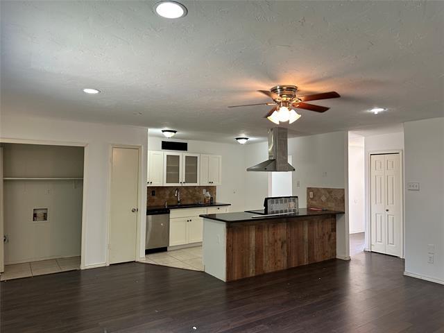 Building Photo - 553 Hightrail Dr