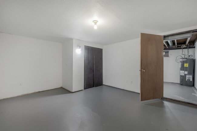 Building Photo - New Remodel 3 bed 1 bath (partial finished basement)