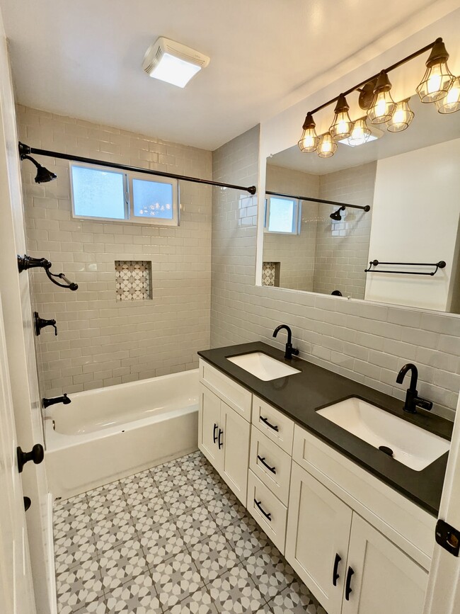 Bathroom - 5029 Barrett Ave