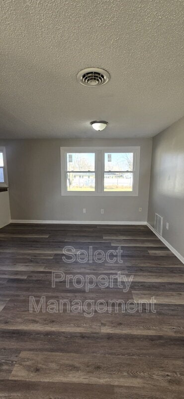 Building Photo - 3914 Maplecrest Rd