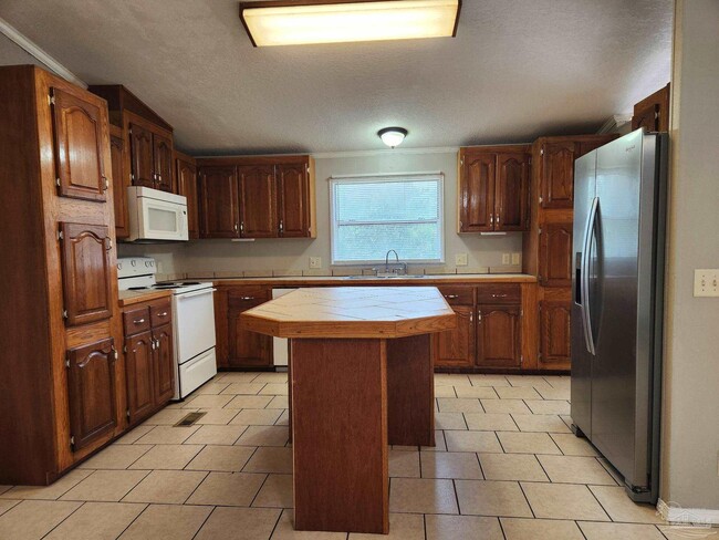 Building Photo - 5718 Brooks Ln