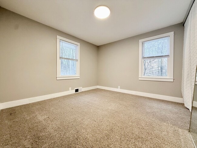 Building Photo - Two Bedroom Home in Muskegon