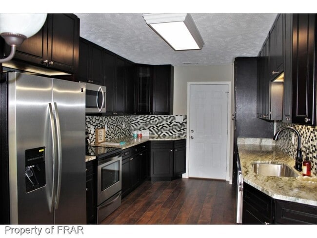 Building Photo - 106 Sweet Bay Ct