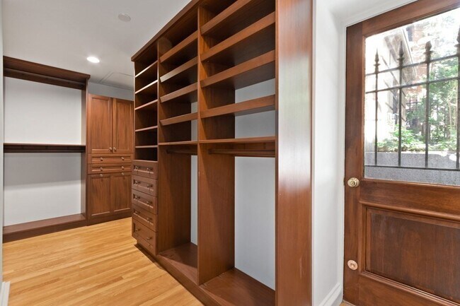 Building Photo - 23 Marlborough St