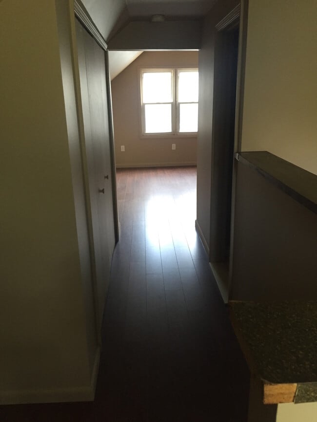 Building Photo - Cozy 3 bedroom 2bath Bungalow in nice Redford neighborhood