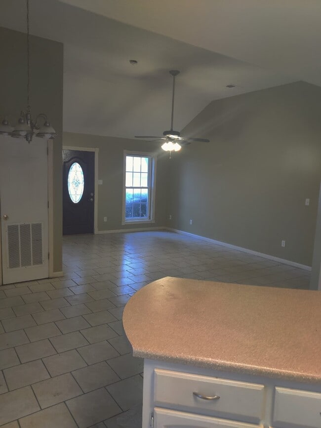 Building Photo - 105 Gym Cir