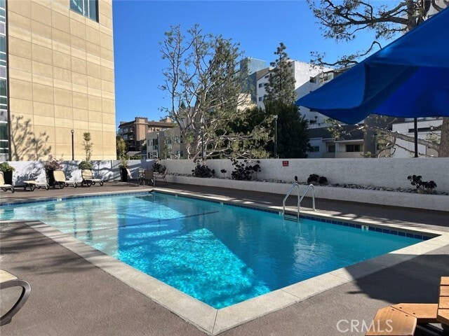 Building Photo - 10982 Roebling Ave