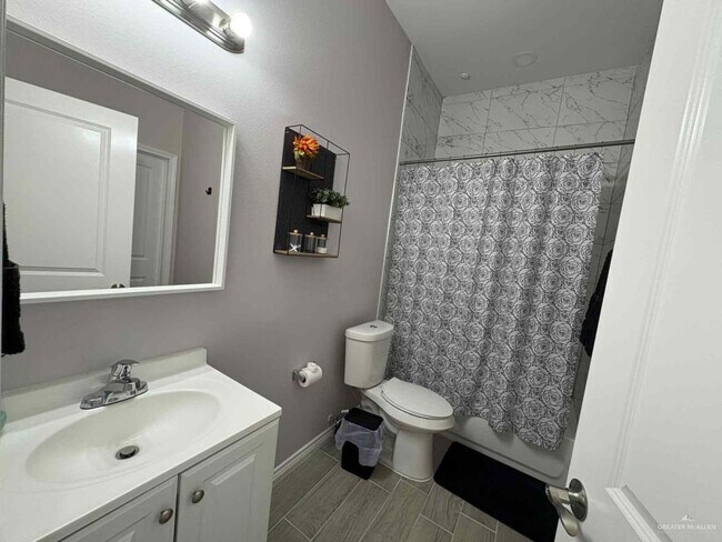 Building Photo - 10 Cassandra St