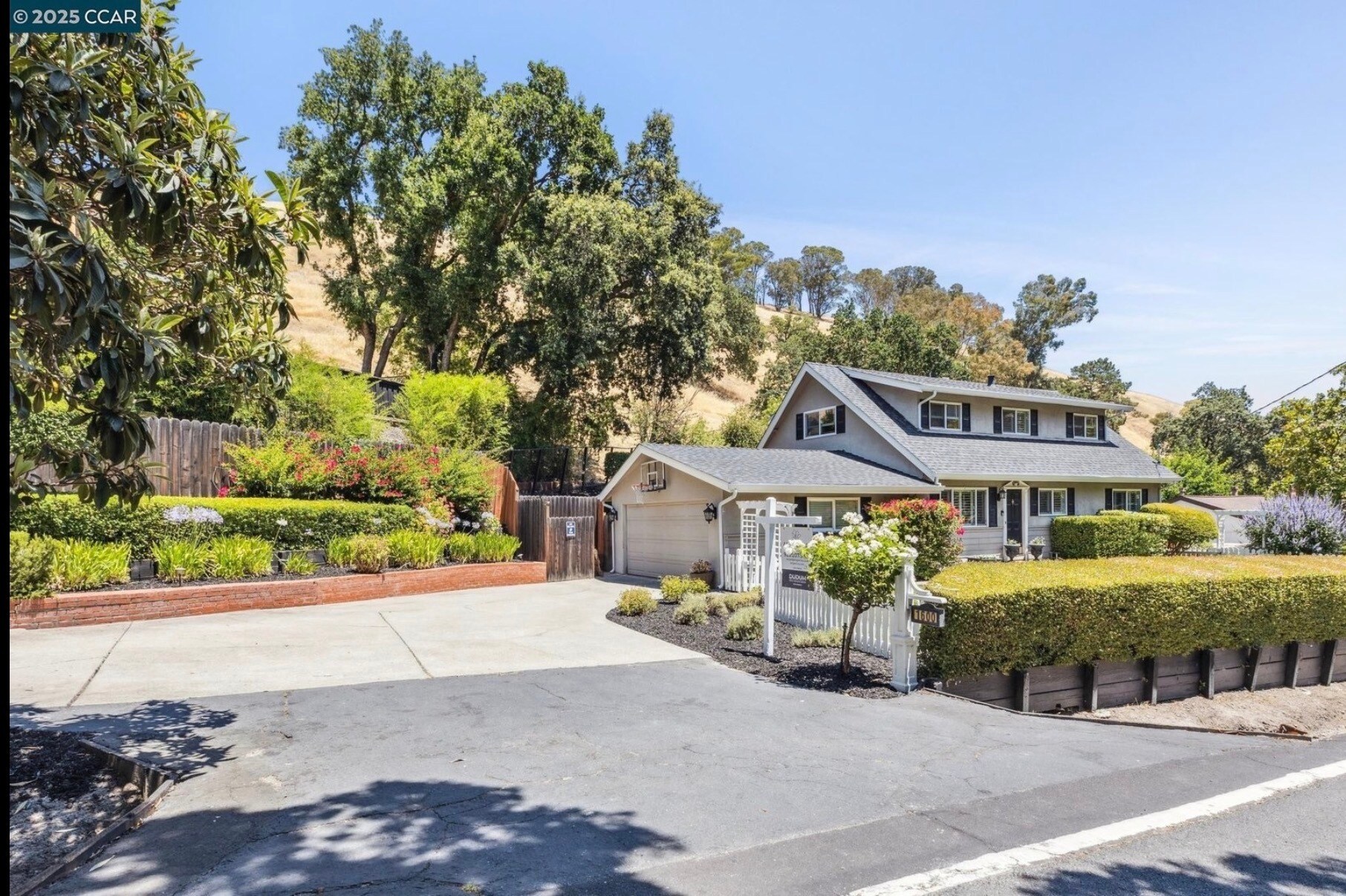 Building Photo - 1600 Springbrook Rd