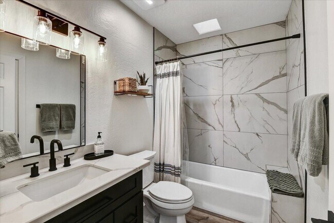 Building Photo - 4830 N 65th St