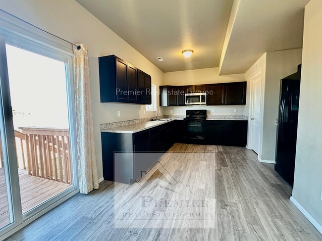 Building Photo - 3864 Saguaro Cir