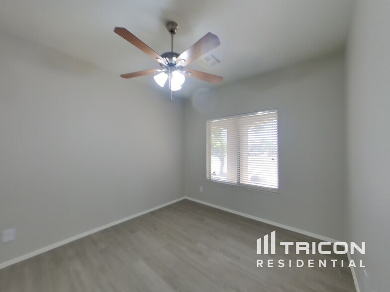 Building Photo - 792 E Horizon Heights Dr