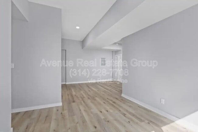 Building Photo - 5931 Maple Ave