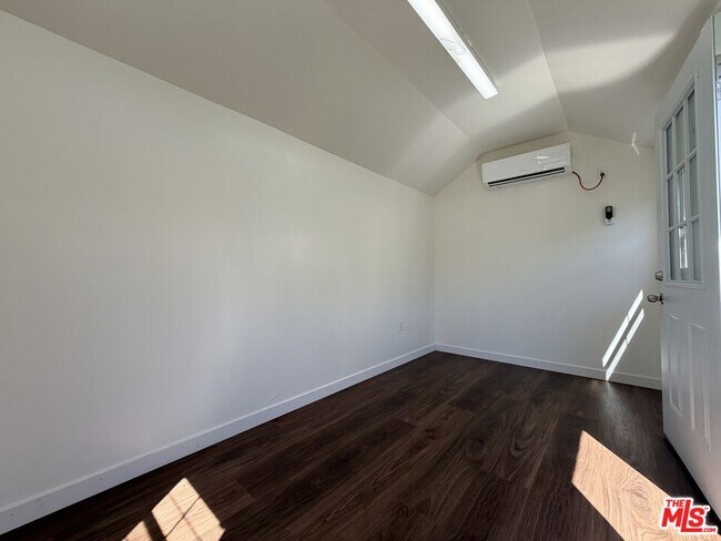 Building Photo - 1351 N McCadden Pl