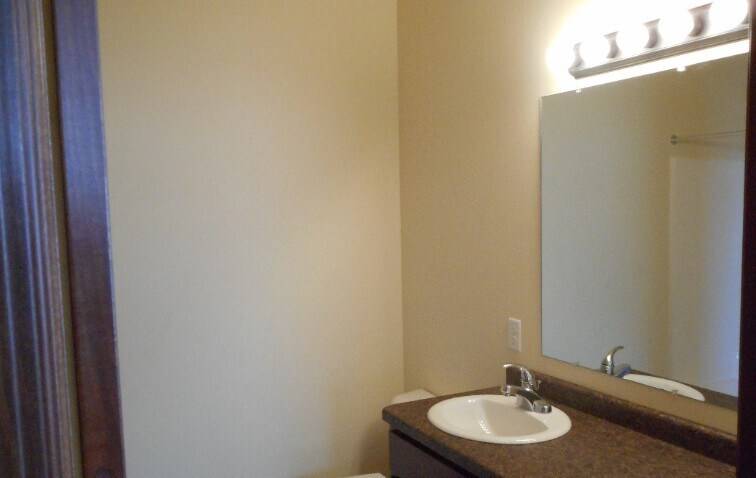 Building Photo - 322 Chippewa St