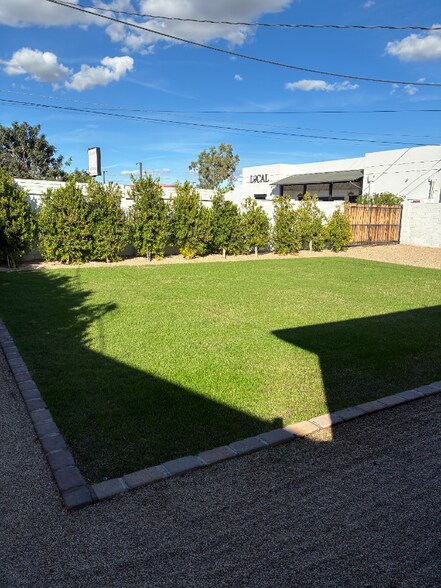 Building Photo - 3536 E Amelia Ave