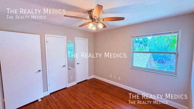 Building Photo - 3640 S St Lucie Dr