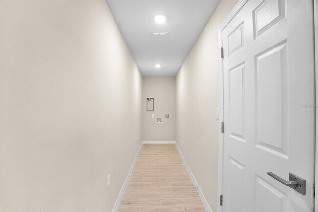 Building Photo - 3346 NE 21st Pl