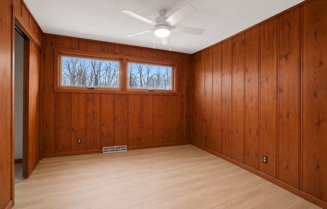 Building Photo - 2512 Timber Dr
