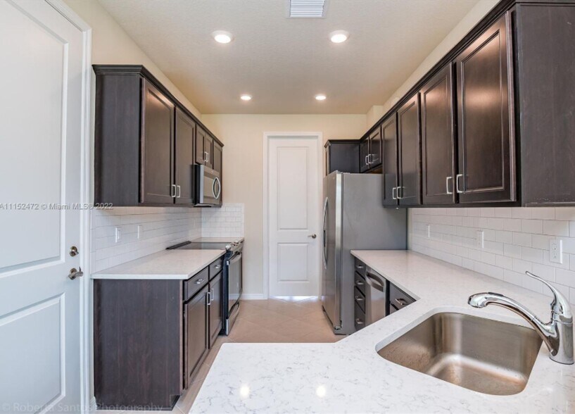 Building Photo - 3932 Long Leaf Ln