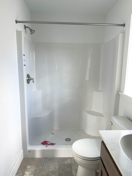 Building Photo - 108 Meadows Bnd