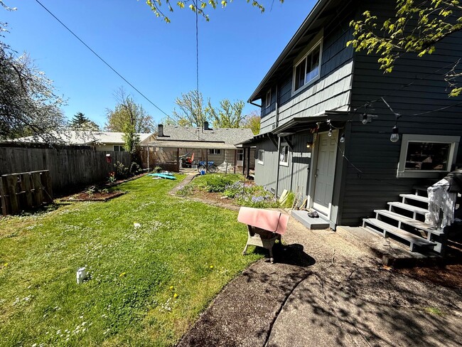 Building Photo - 2523 Kincaid St