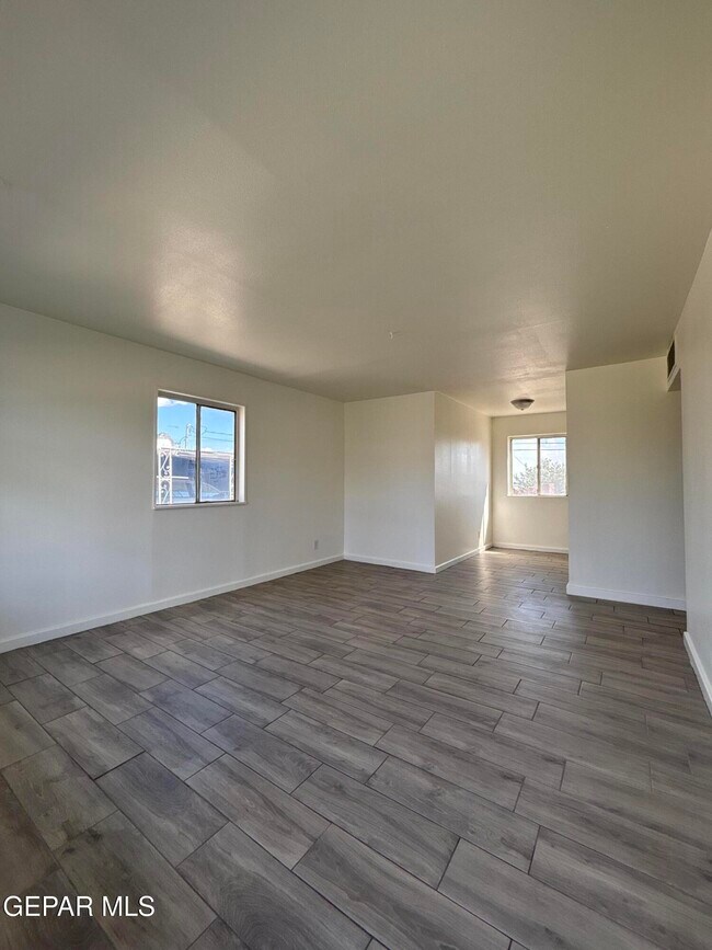 Building Photo - 6138 Taos Dr