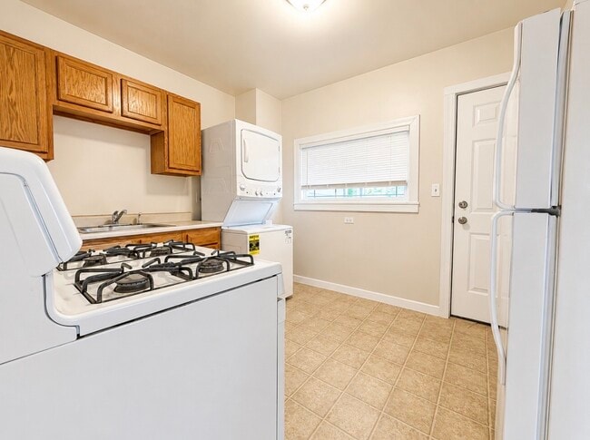 Building Photo - 274 Chenango St